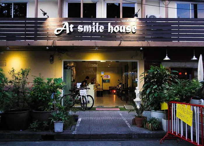 Hotel At Smile House 2*